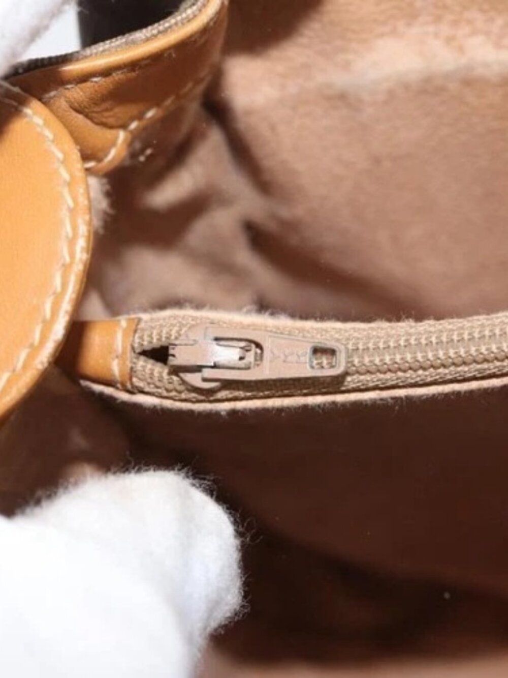 GUCCI Micro GG Supreme Shoulder Bag PVC Beige Gold Auth BA13145 - Picture 13 of 16